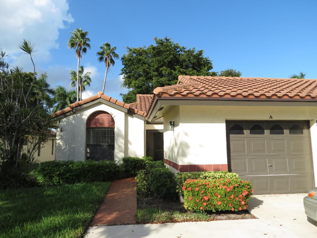 Palm Chase Lakes - Residential