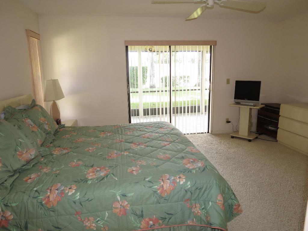 Palm Chase Lakes - Residential