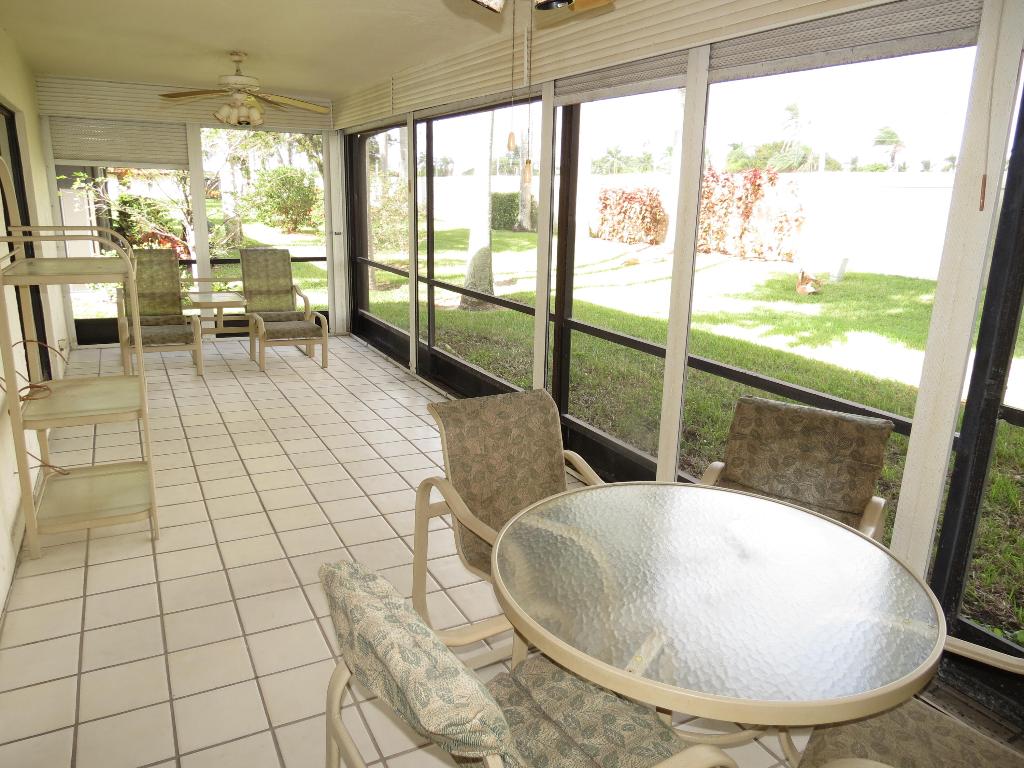 Palm Chase Lakes - Residential