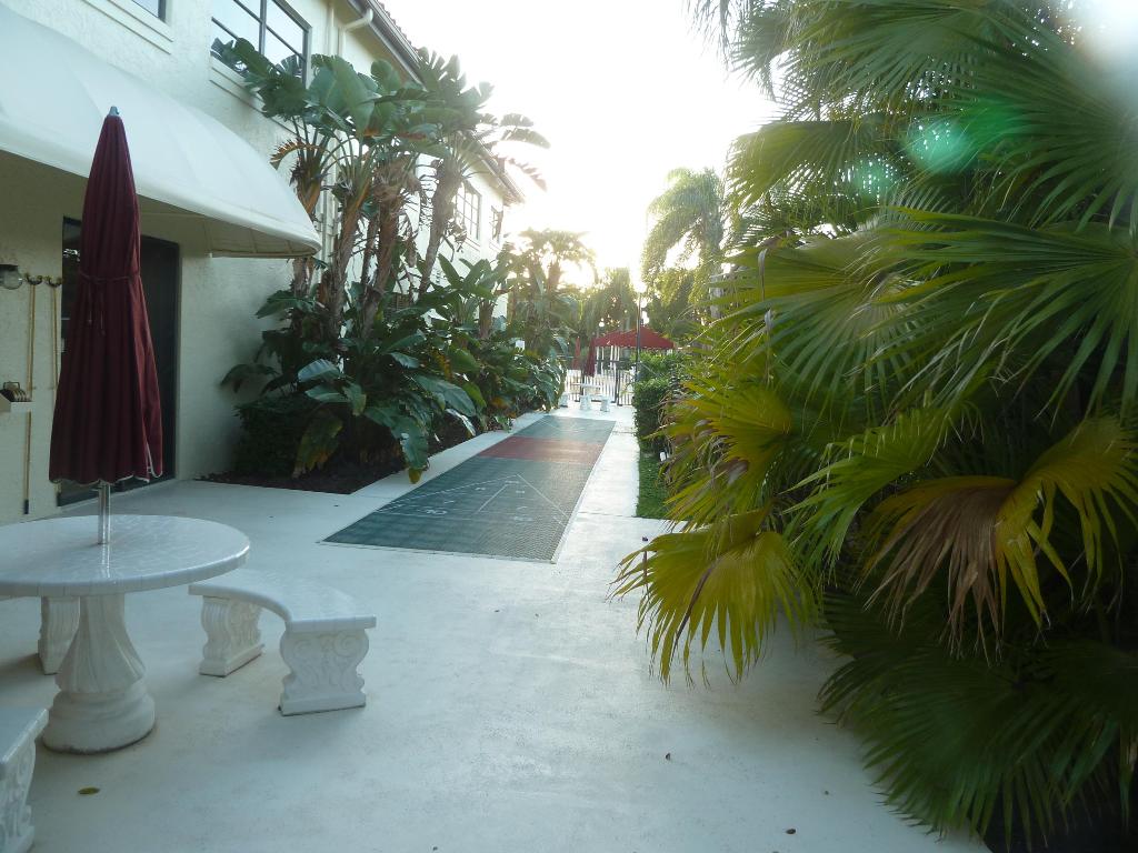 Palm Chase Lakes - Residential