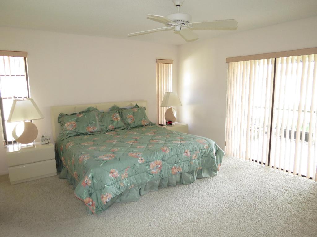 Palm Chase Lakes - Residential