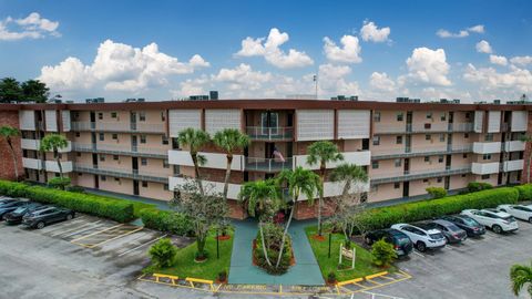 A home in Lauderdale Lakes