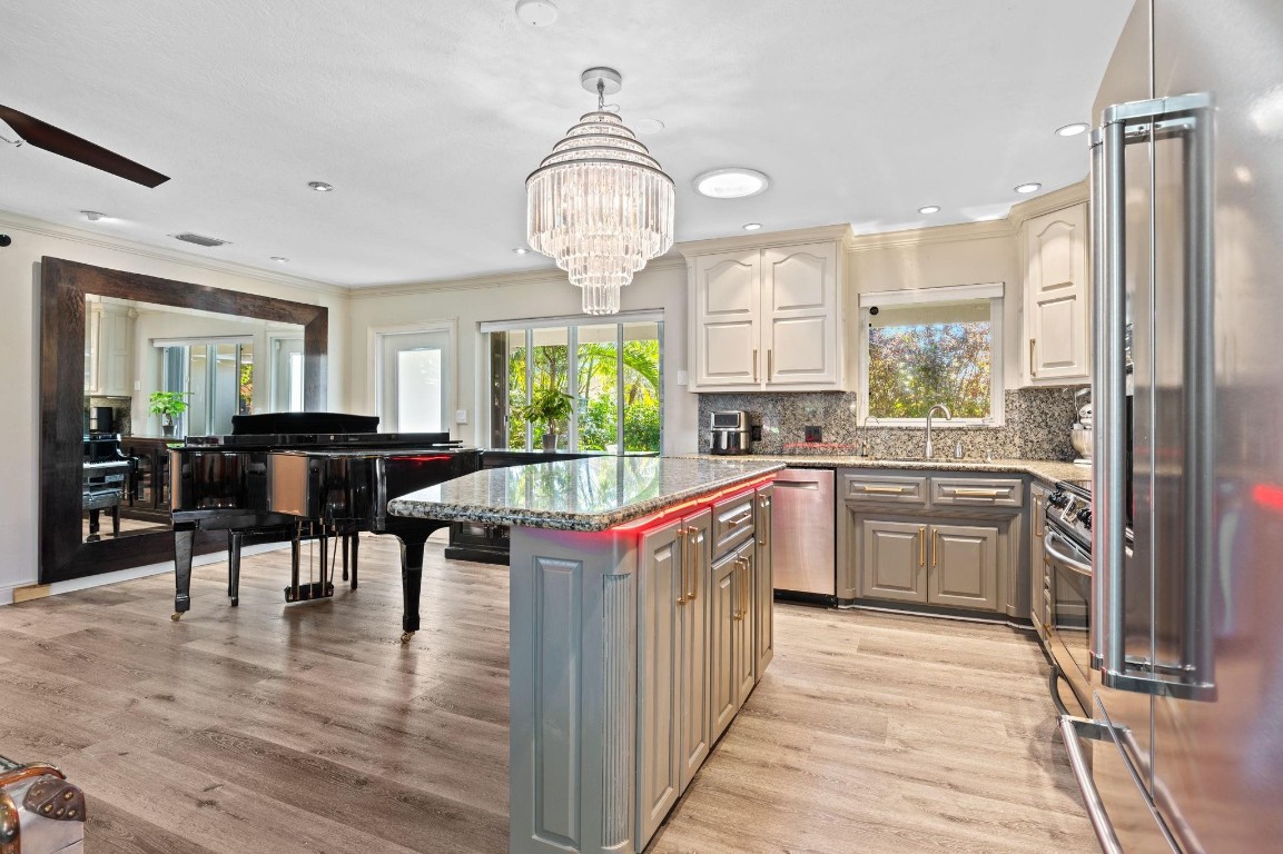 POINSETTIA HEIGHTS RIVER ADD - Residential