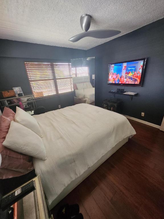 MANSFIELD AT CENTURY VILLAGE CONDO - Residential