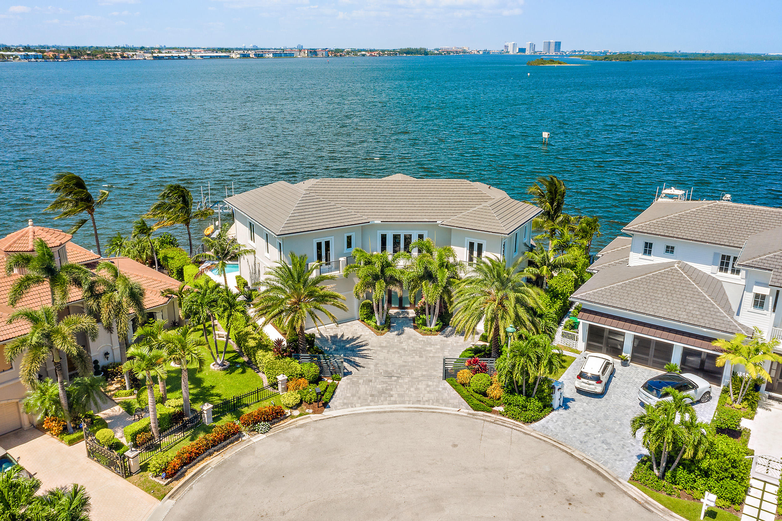 PINE POINT - Residential