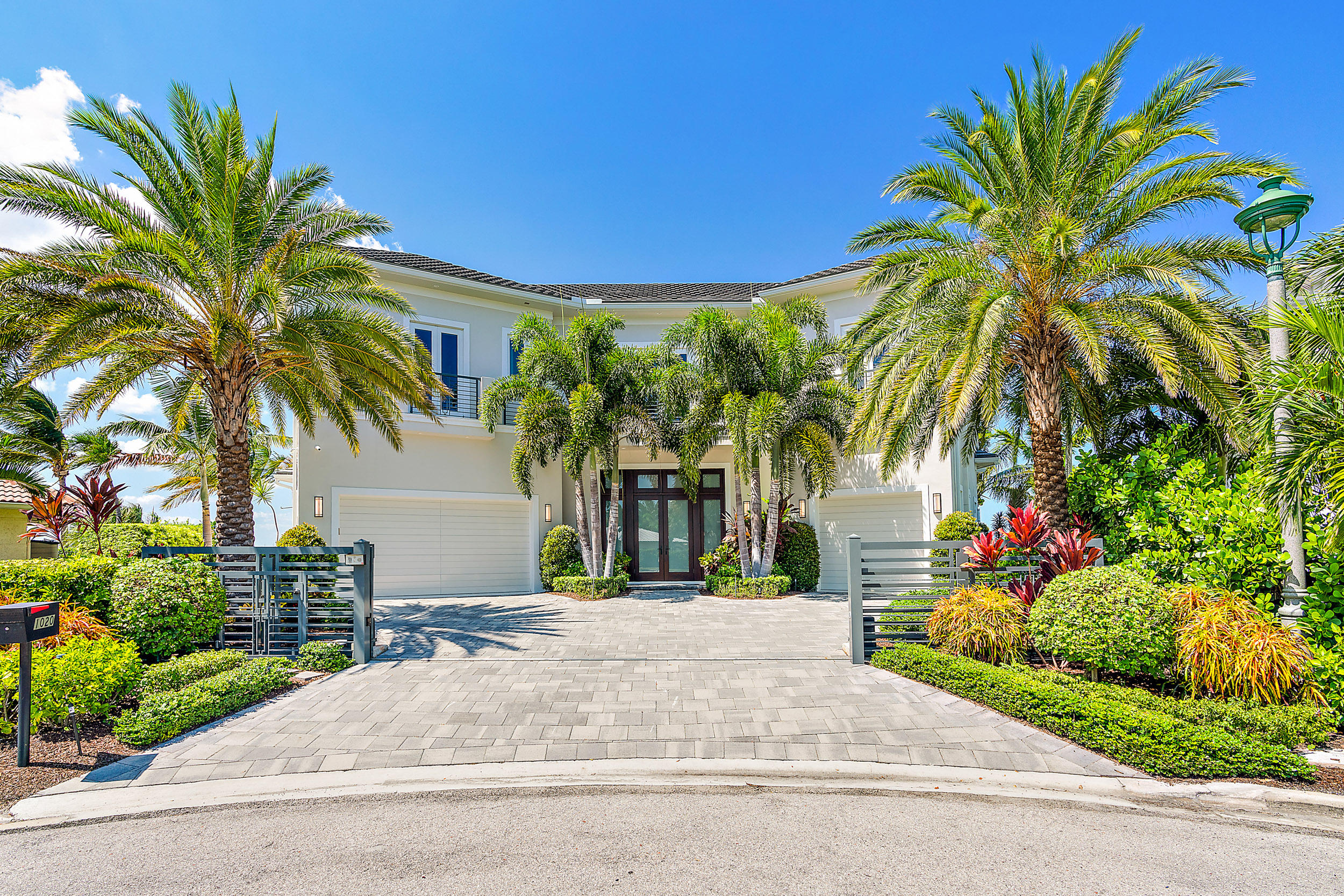 PINE POINT - Residential