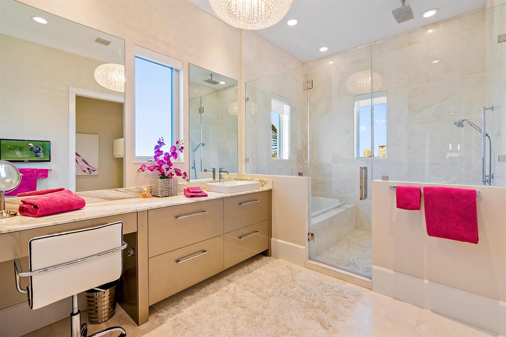 PINE POINT - Residential