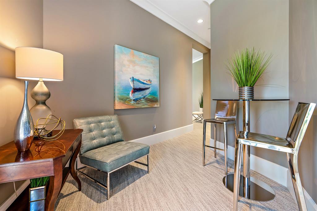 PINE POINT - Residential