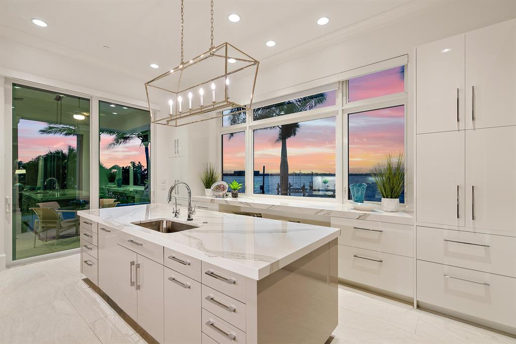 PINE POINT - Residential