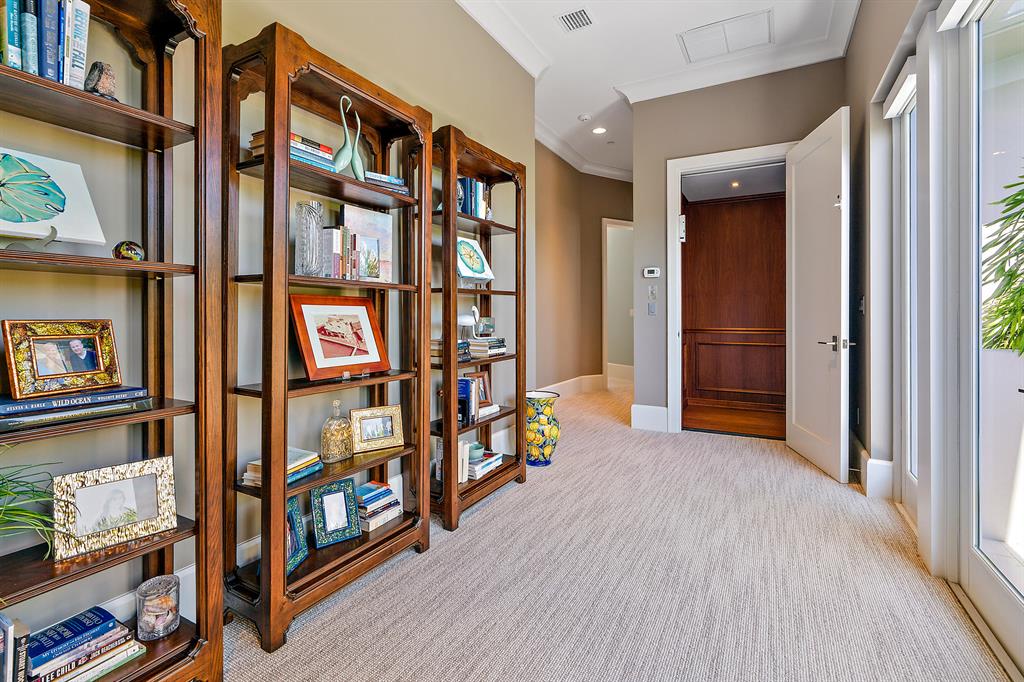 PINE POINT - Residential