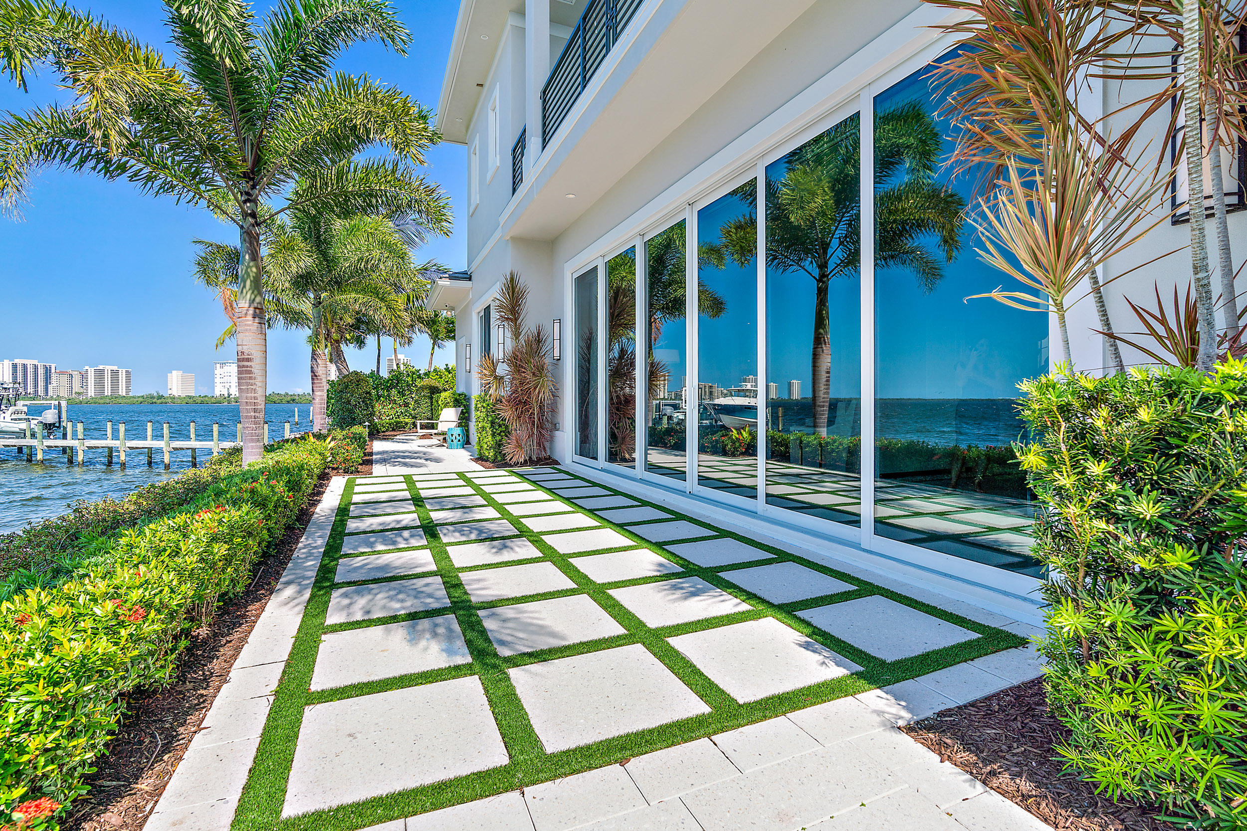 PINE POINT - Residential