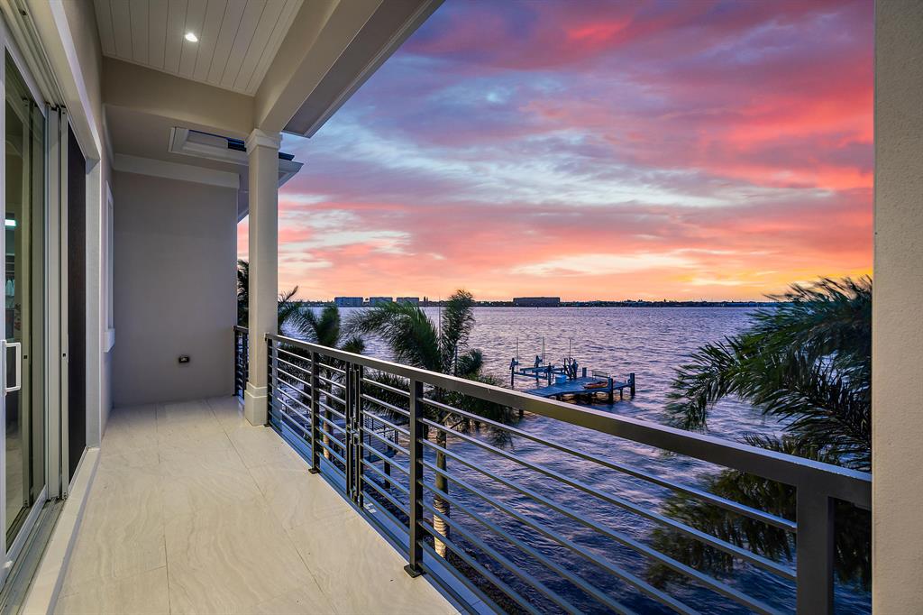 PINE POINT - Residential