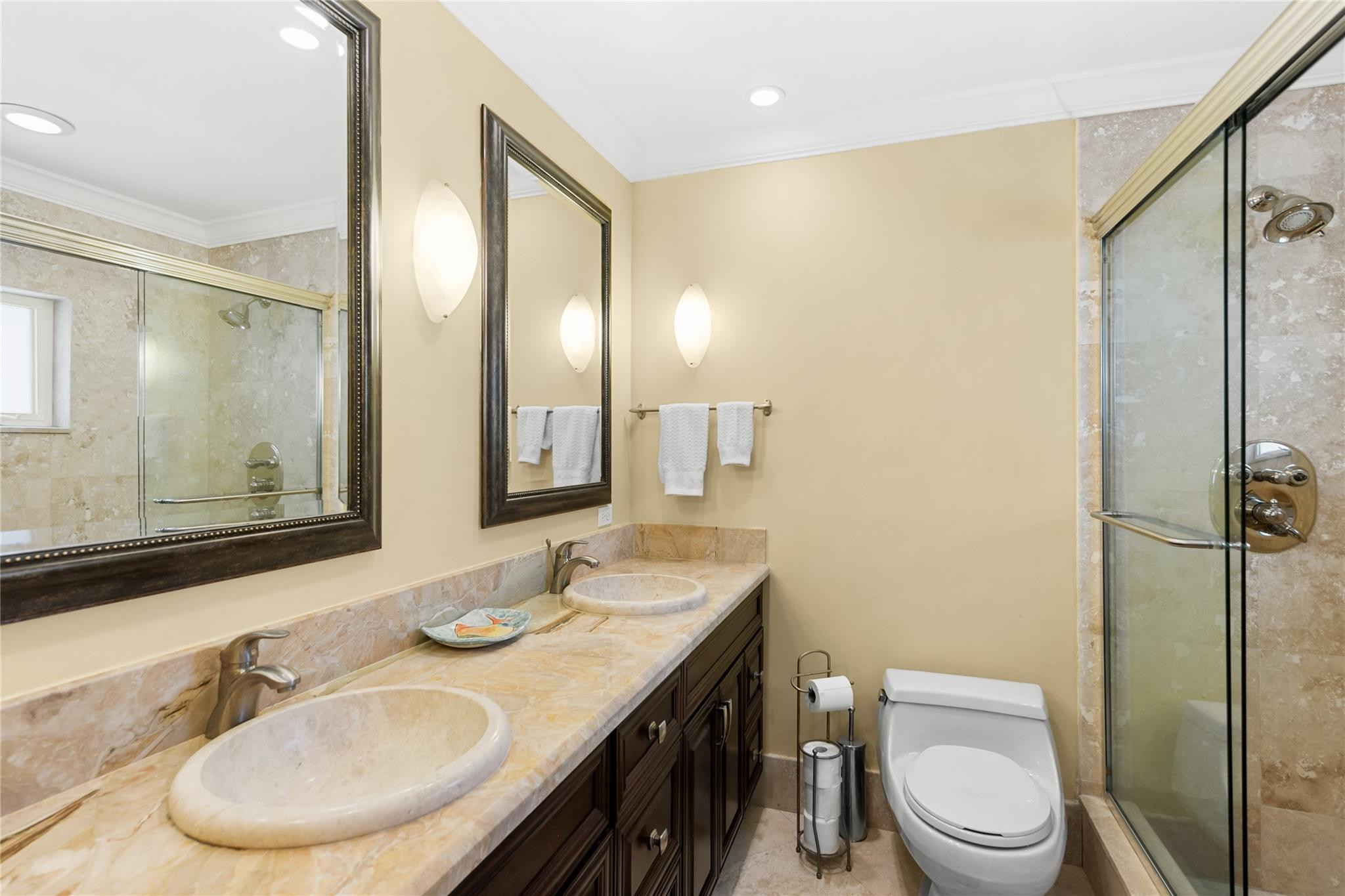 KENSINGTON ISLE - Residential