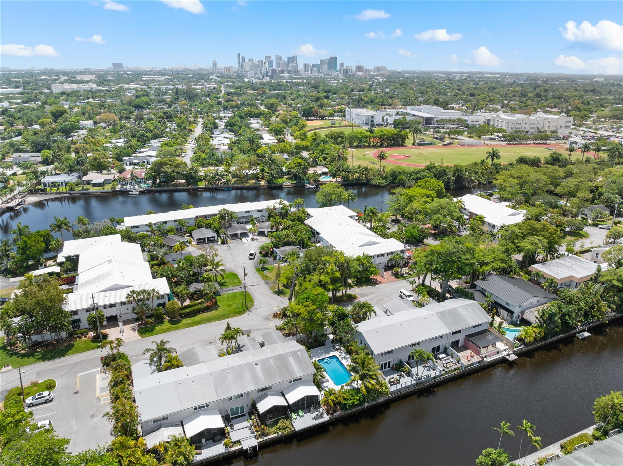 KENSINGTON ISLE - Residential