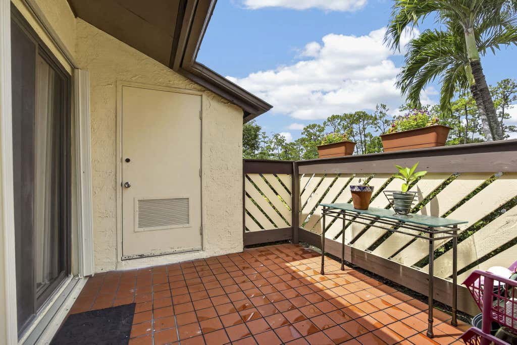 Photo of 140 KARANDA Court, Royal Palm Beach, FL 33411 (MLS # B26064337)