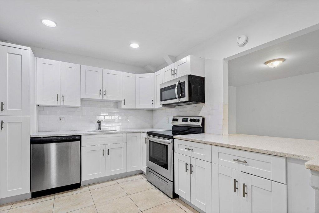 Photo of 22725 SW 66th Avenue #204, Boca Raton, FL 33428 (MLS # R11034081)