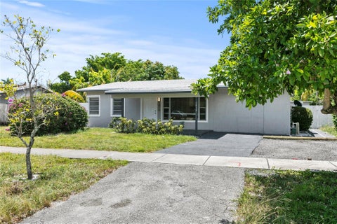 Tiny photo for 1010 NE 24TH Street, Pompano Beach, FL 33064 (MLS # B26085377)