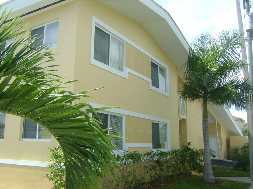 GORGEOUS, SPACIOUS UNIT!!! IN THE HEART OF NORTH MIAMI BEACH! LOTS OF LIGHT, WOOD AND TILED FLOORS FRESHLY PAINTED. VERY CLOSE TO SHOPPING, RESTAURANTS AND MALL. WASHER AND DRYER FACILITY IN THE BUILDING.