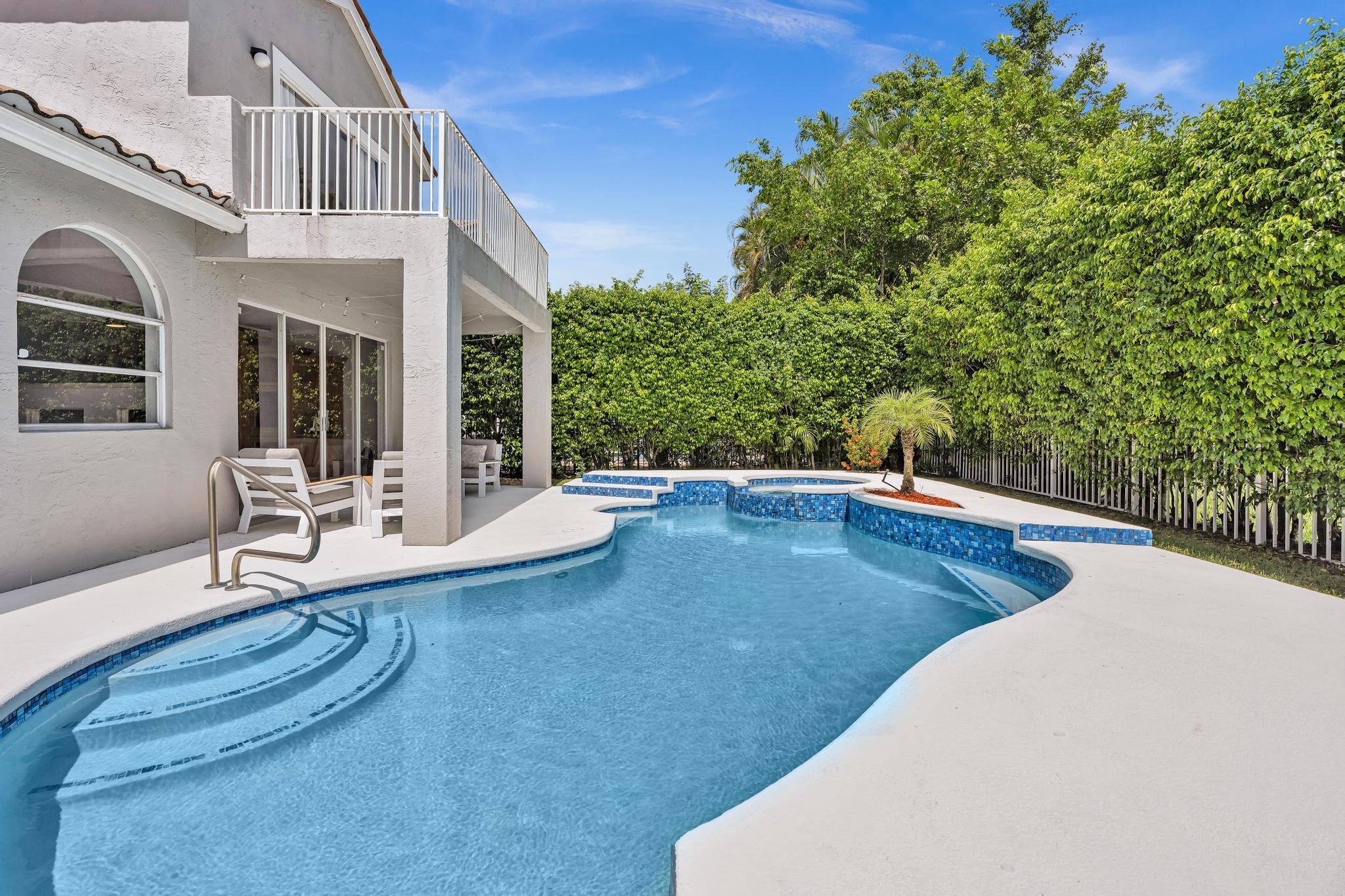 10823 Tea Olive Lane