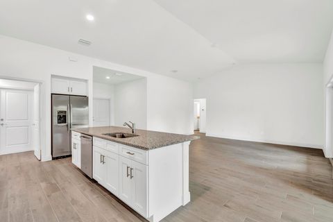 A home in Loxahatchee