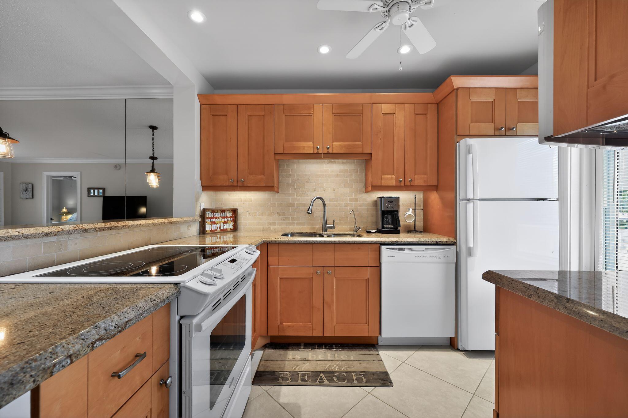 NORTH LEISURE GARDENS CONDO - Residential