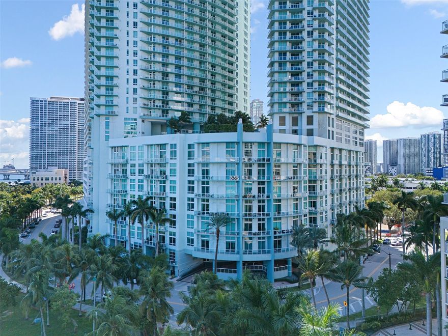LOCATION, LOCATION, LOCATION!!! AS YOU STEP INTO THIS BEAUTIFUL EDGEWATER CONDO, THE BLUE WATERS OF THE BAY MEET YOUR EYES. MINUTES TO WYNWOOD, MID-TOWN, FINANCIAL CENTERS AND THE PERFORMING ARTS CENTER. SITUATED DIRECTLY ACROSS FROM MARGARET PACE PARK. CROSS THE VENETIAN FOR LUNCH AT THE STANDARD HOTEL! EASY ACCESS TO I95 VIA 395 OR 195. NEWER CONSTRUCTED CONDO WITH 14-FT CEILINGS, A NEWER A/C UNIT AND REFRIGERATOR. ENTIRE UNIT FRESHLY PAINTED. WALK ONTO THE LUXURY VINYL WOOD PLANK FLOORS AND PORCELAIN TILES IN THE BATHROOM. ALL NEW KITCHEN AND BATHROOM PLUMBING FIXTURES. CUSTOM VERTICAL CLOSET. THERE IS NOTHING TO DO HERE; BRING YOUR TOOTHBRUSH AND ENJOY THE GOOD LIFE! 
UNIT ON 7TH FLOOR, 4 STEPS DOWN TO PARKING LEVEL! FURNISHINGS AND STORAGE CAGE CAN BE INCLUDED AND ARE NEGOTIABLE.