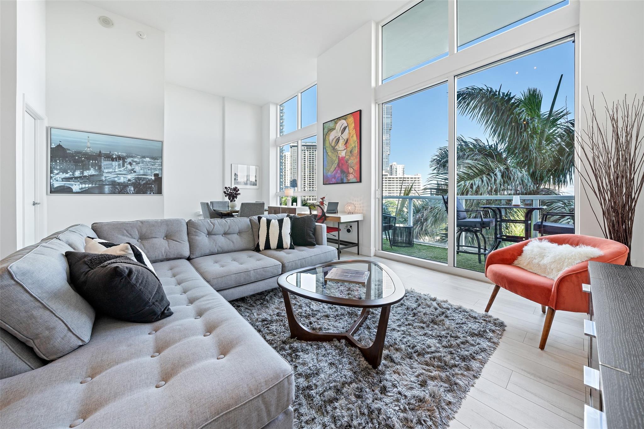 QUANTUM ON THE BAY - Residential