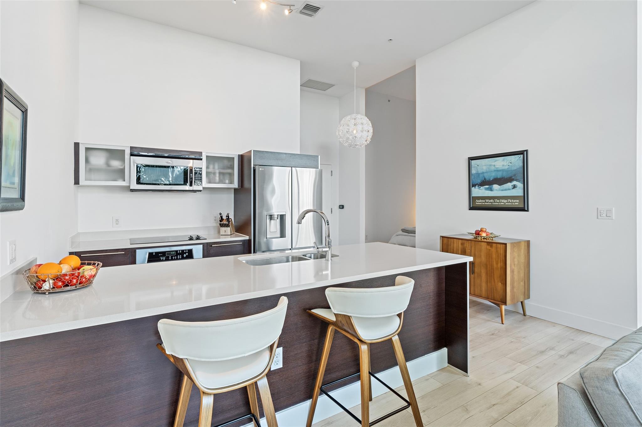 QUANTUM ON THE BAY - Residential