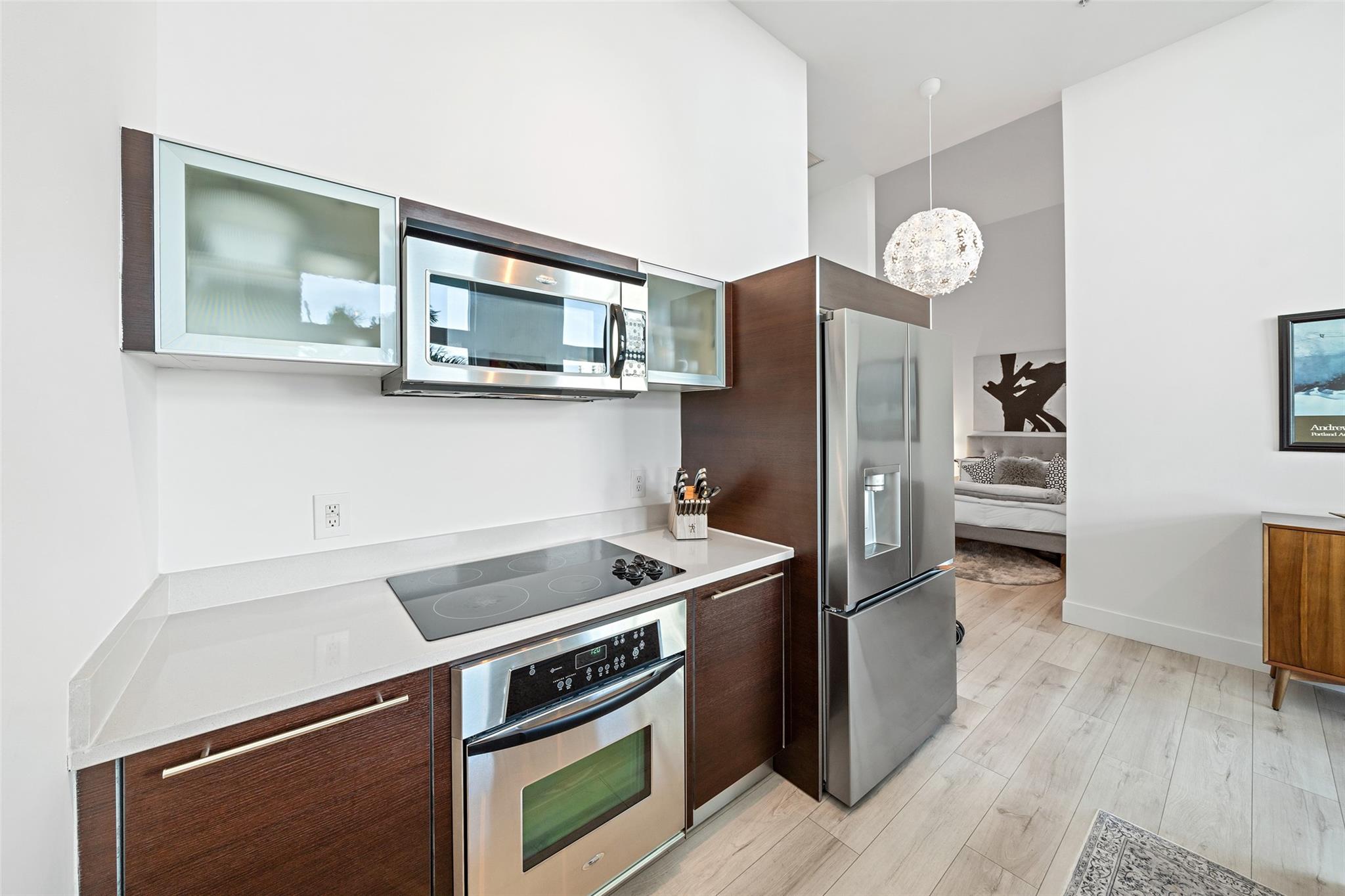 QUANTUM ON THE BAY - Residential