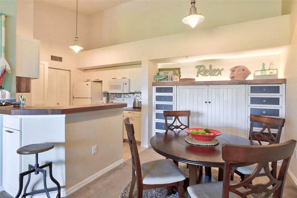 Photo of 321 Villa Circle #321, Boynton Beach, FL 33435 (MLS # F10423015)