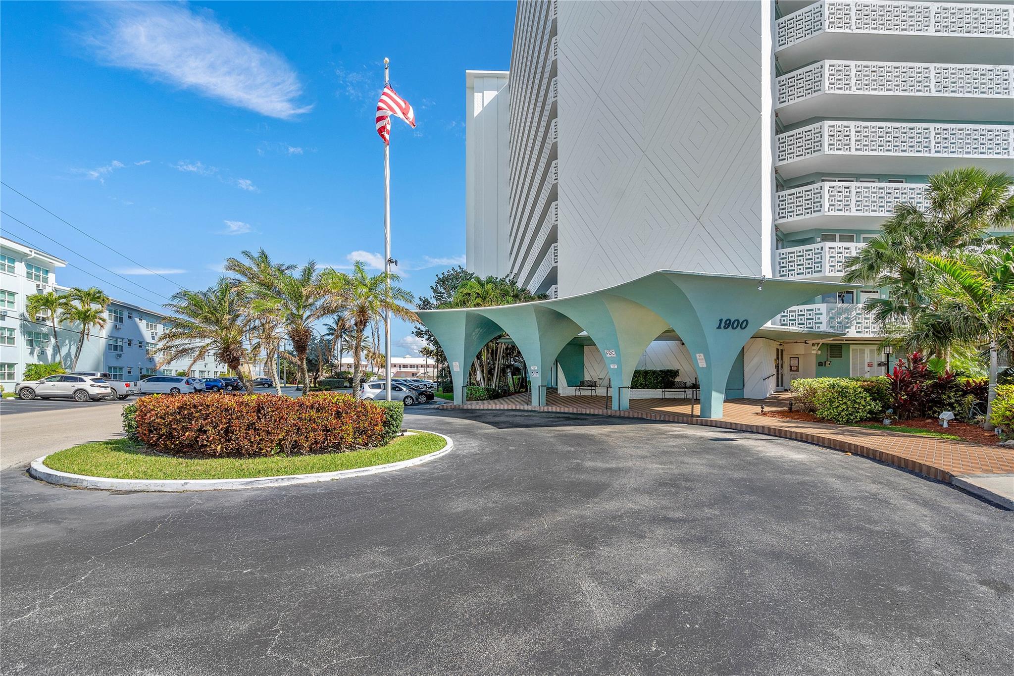 Breakwater Towers CO-OP - Residential
