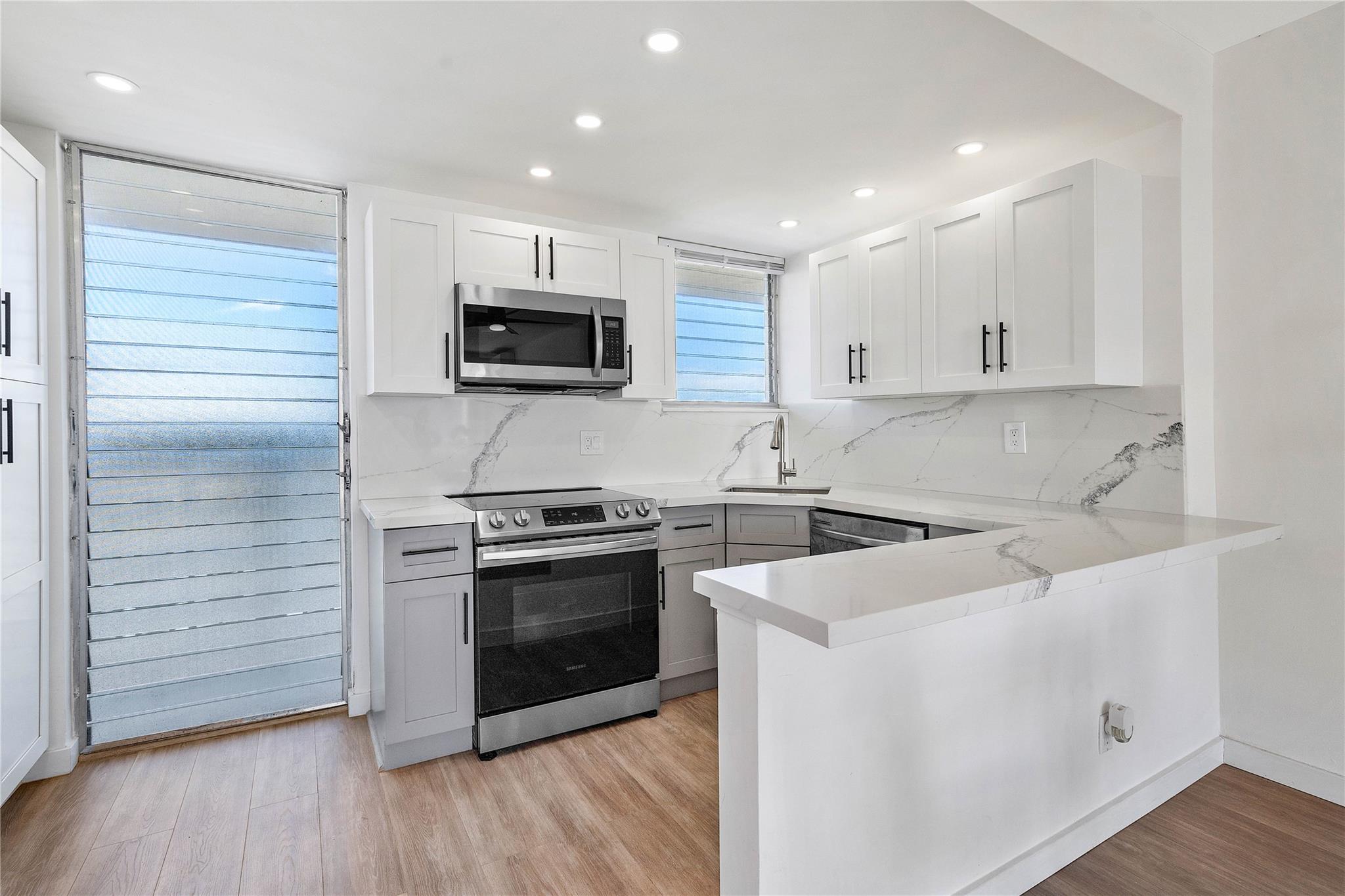 Breakwater Towers CO-OP - Residential
