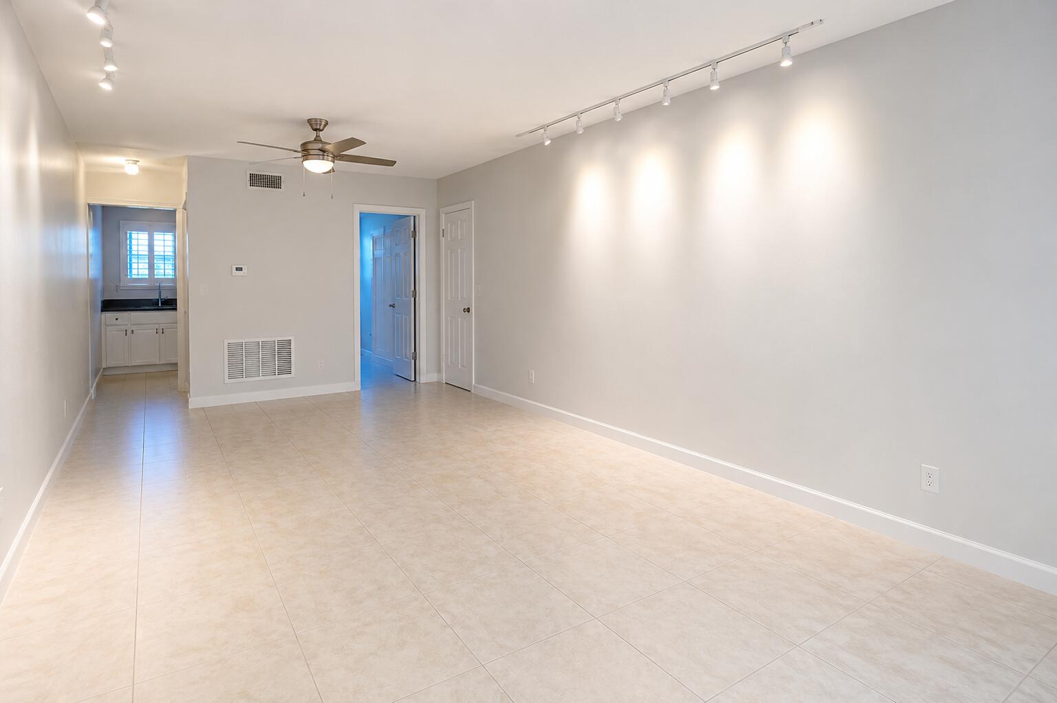 1900 NE 8th Court 204