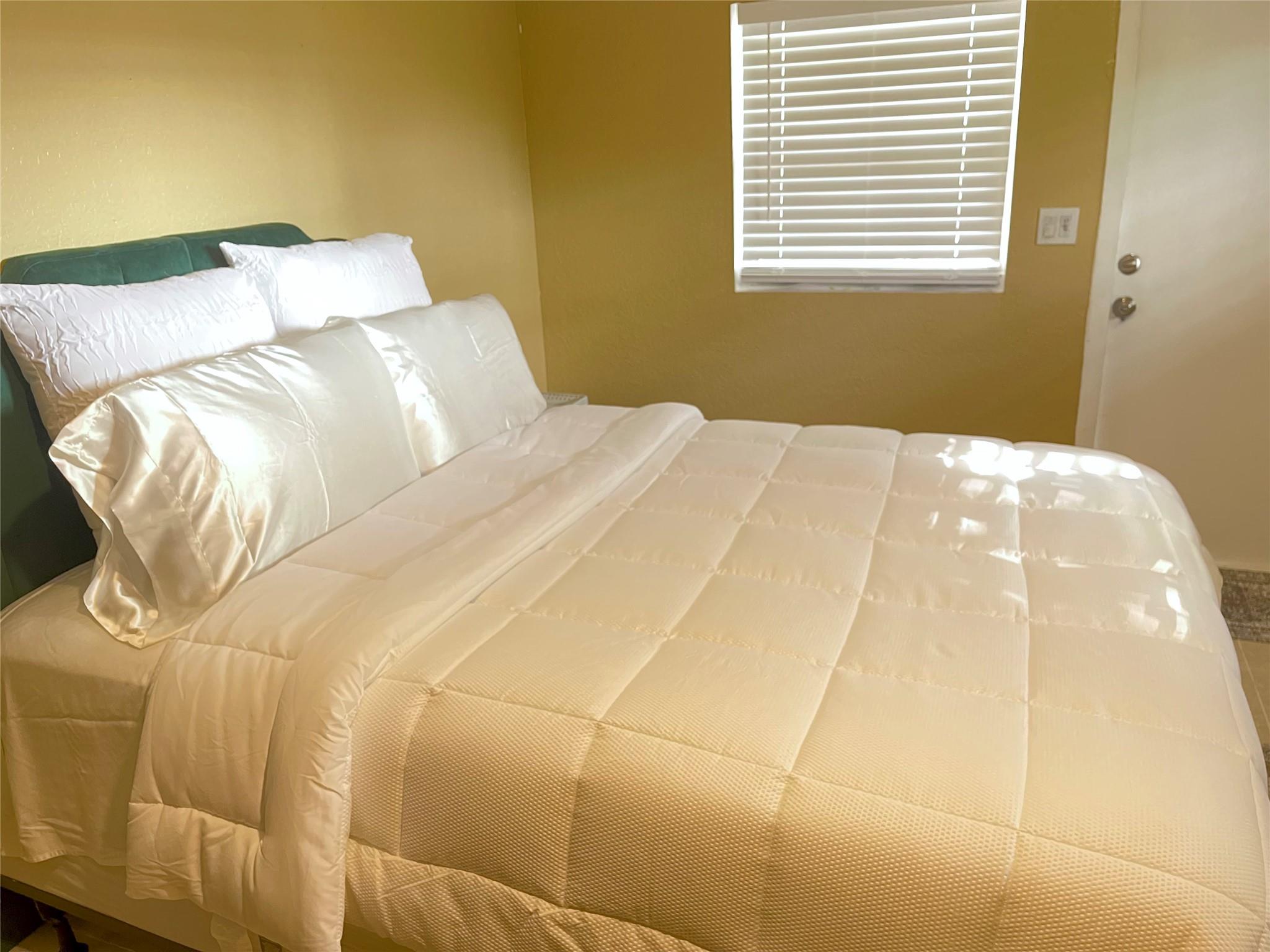 Vera Villas 2nd Sec 48-47 - Residential Lease