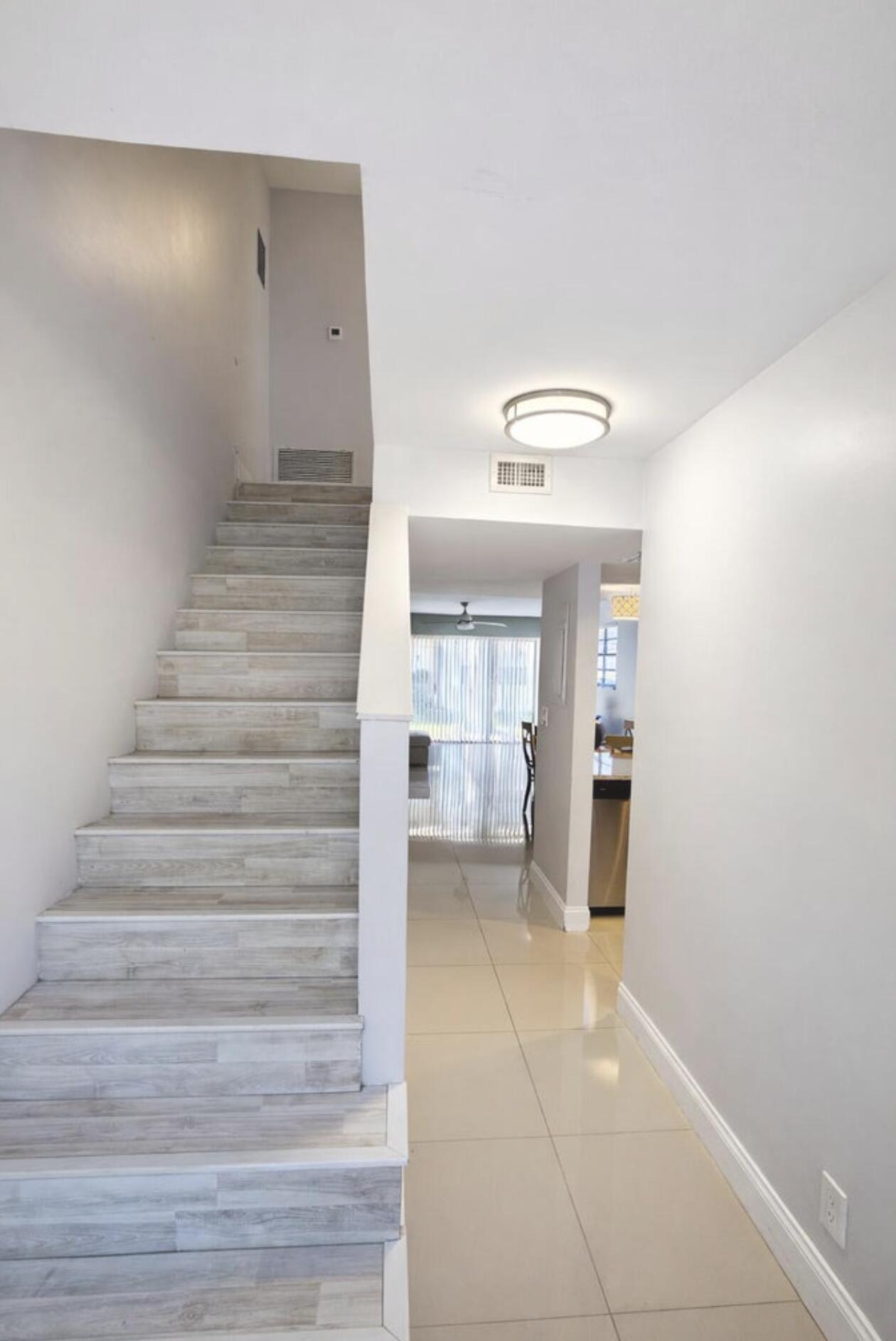 TOWNHOUSES OF CORAL SPRINGS - Residential