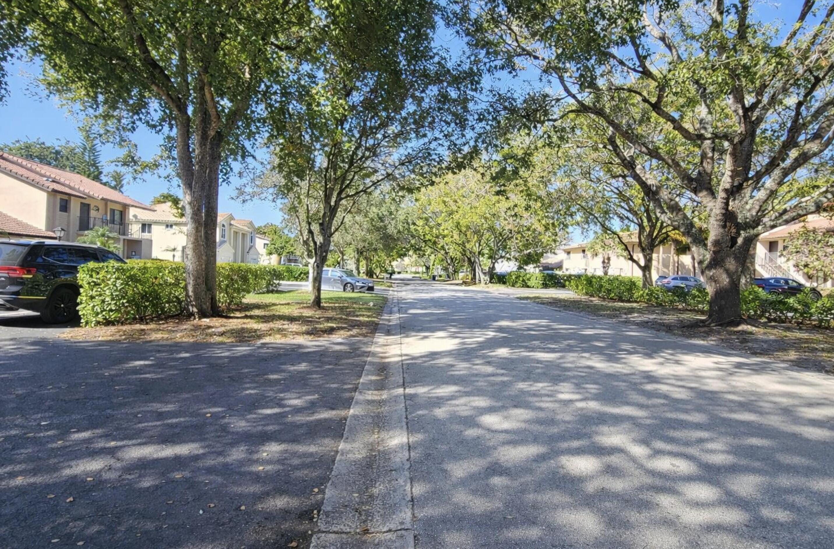 TOWNHOUSES OF CORAL SPRINGS - Residential