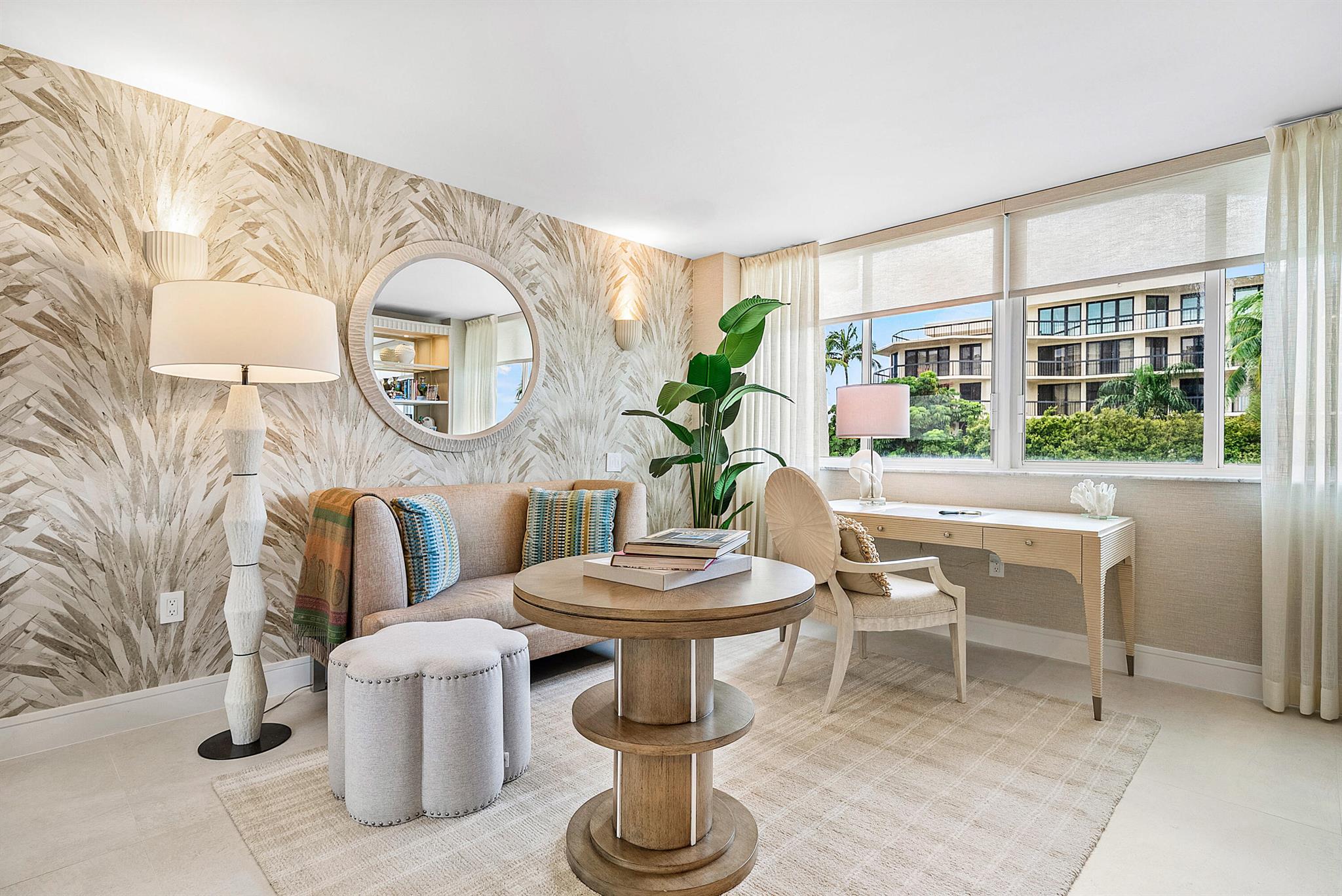 CARLYLE HOUSE CONDO - Residential