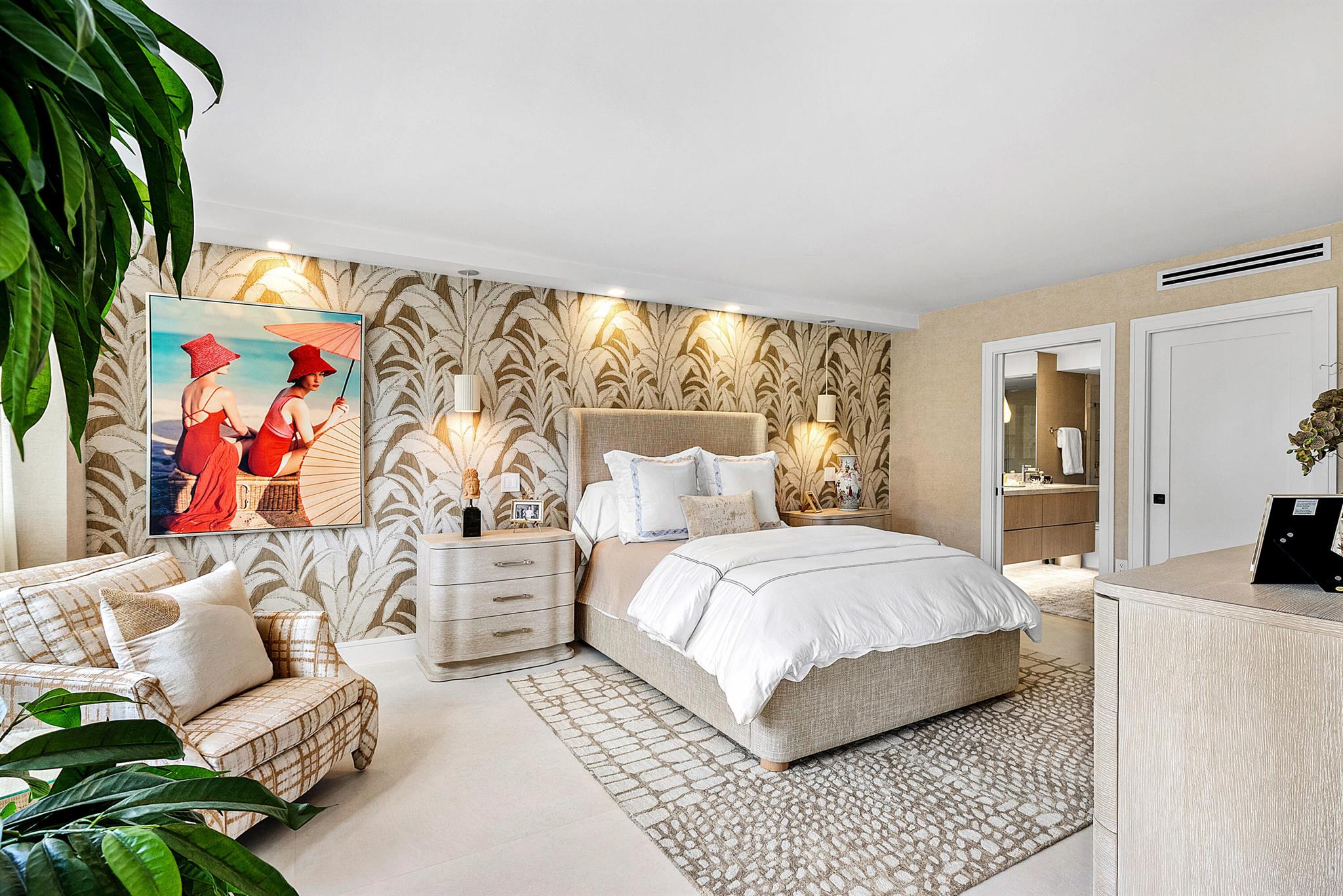 CARLYLE HOUSE CONDO - Residential