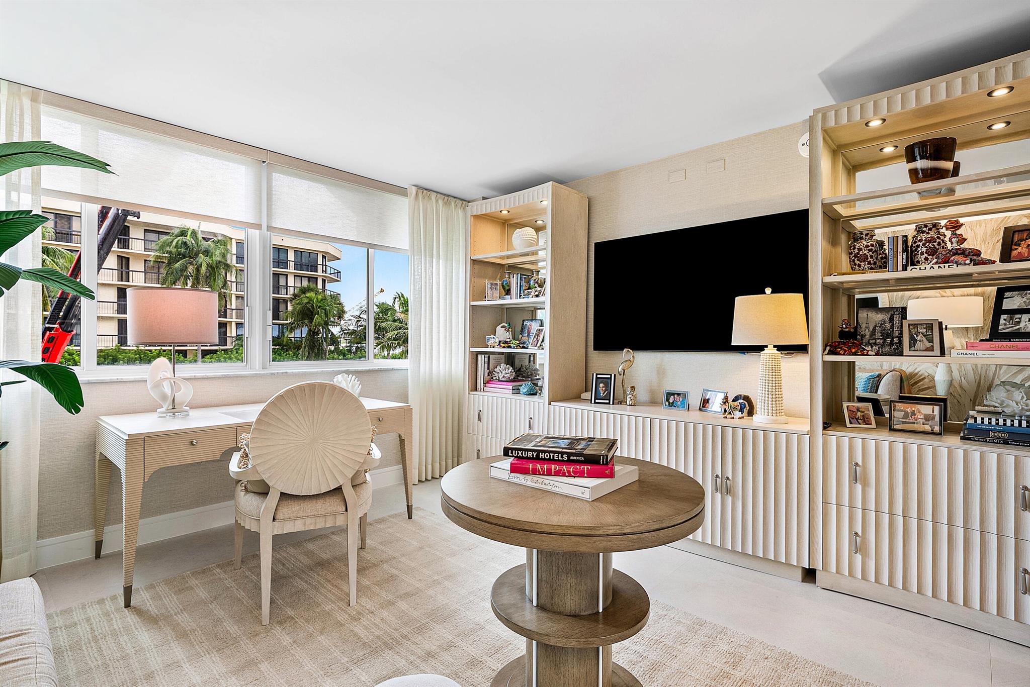CARLYLE HOUSE CONDO - Residential