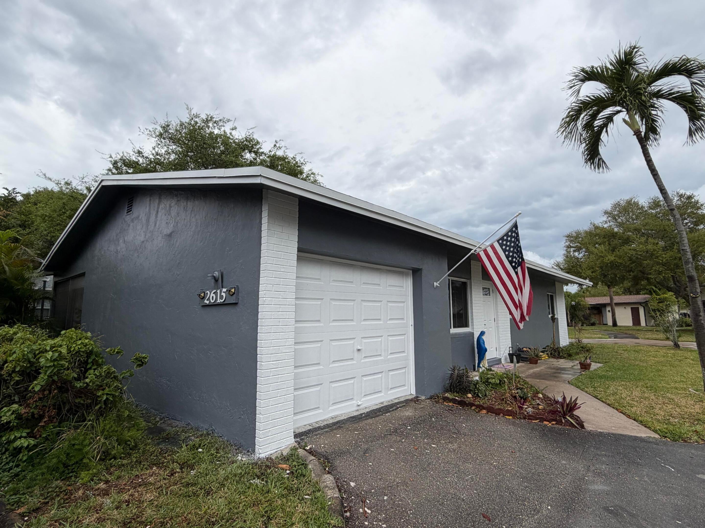 2615 SW Natura Avenue, Deerfield Beach FL 33441