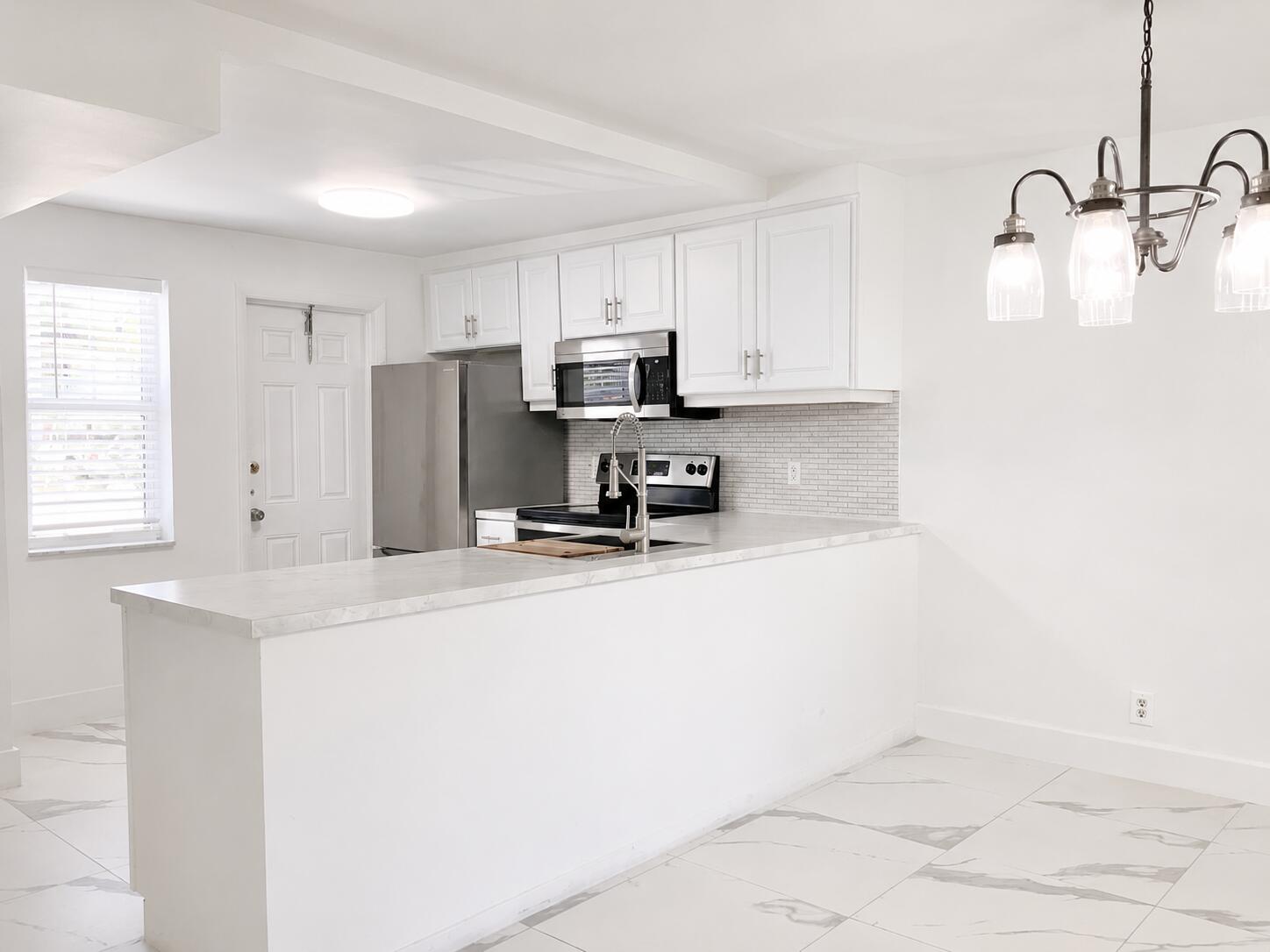 600 NE 2ND Street 105