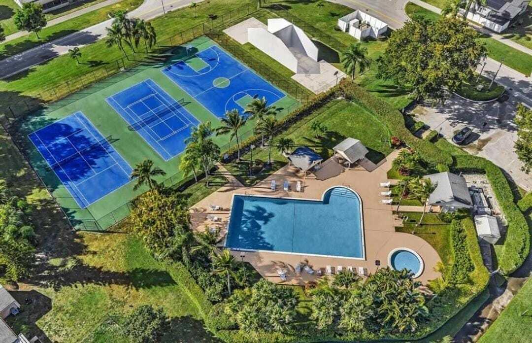 COUNTRY PARK AT BOCA RATON III - Residential