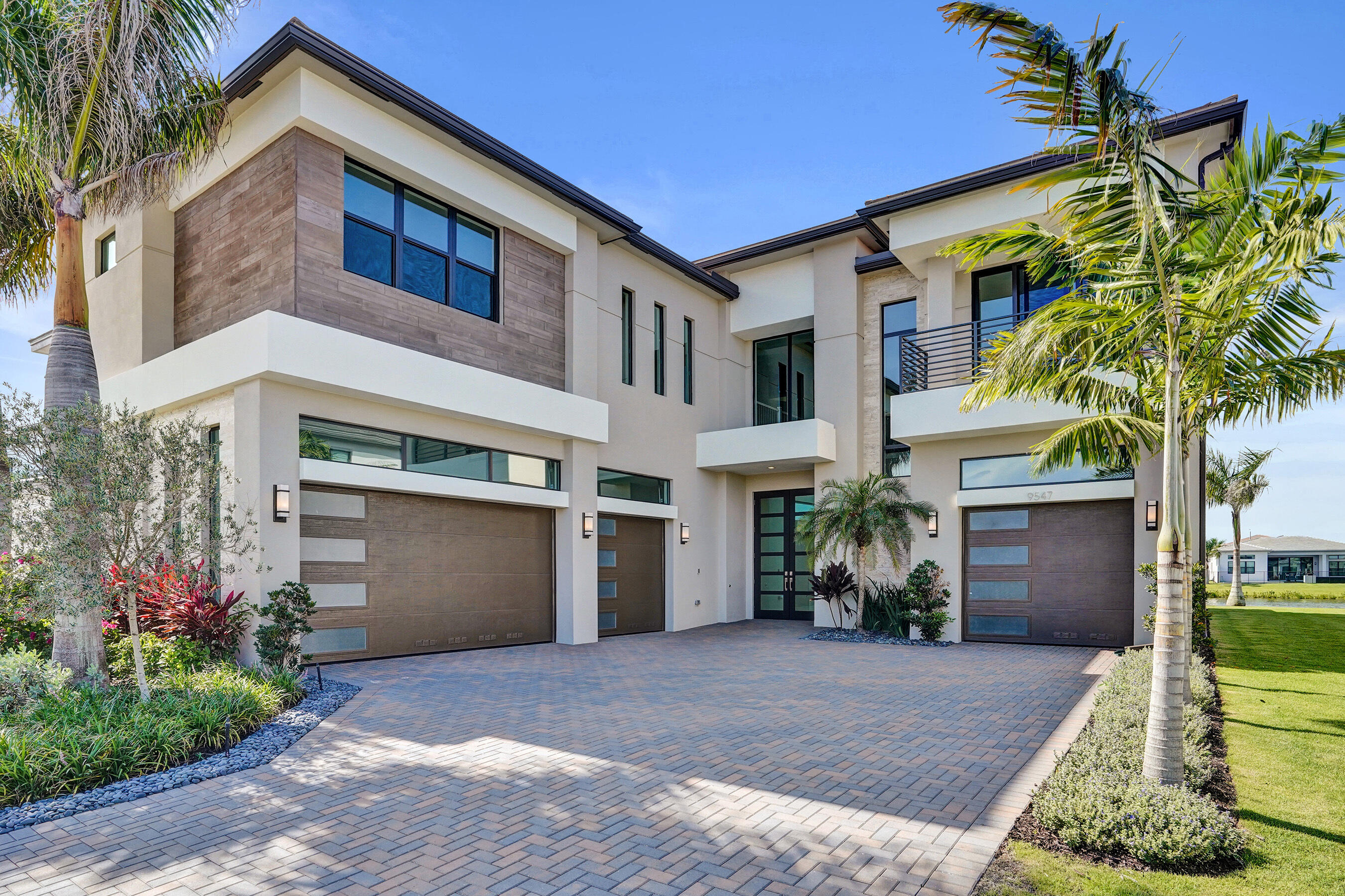 9547 Riverside Park Drive