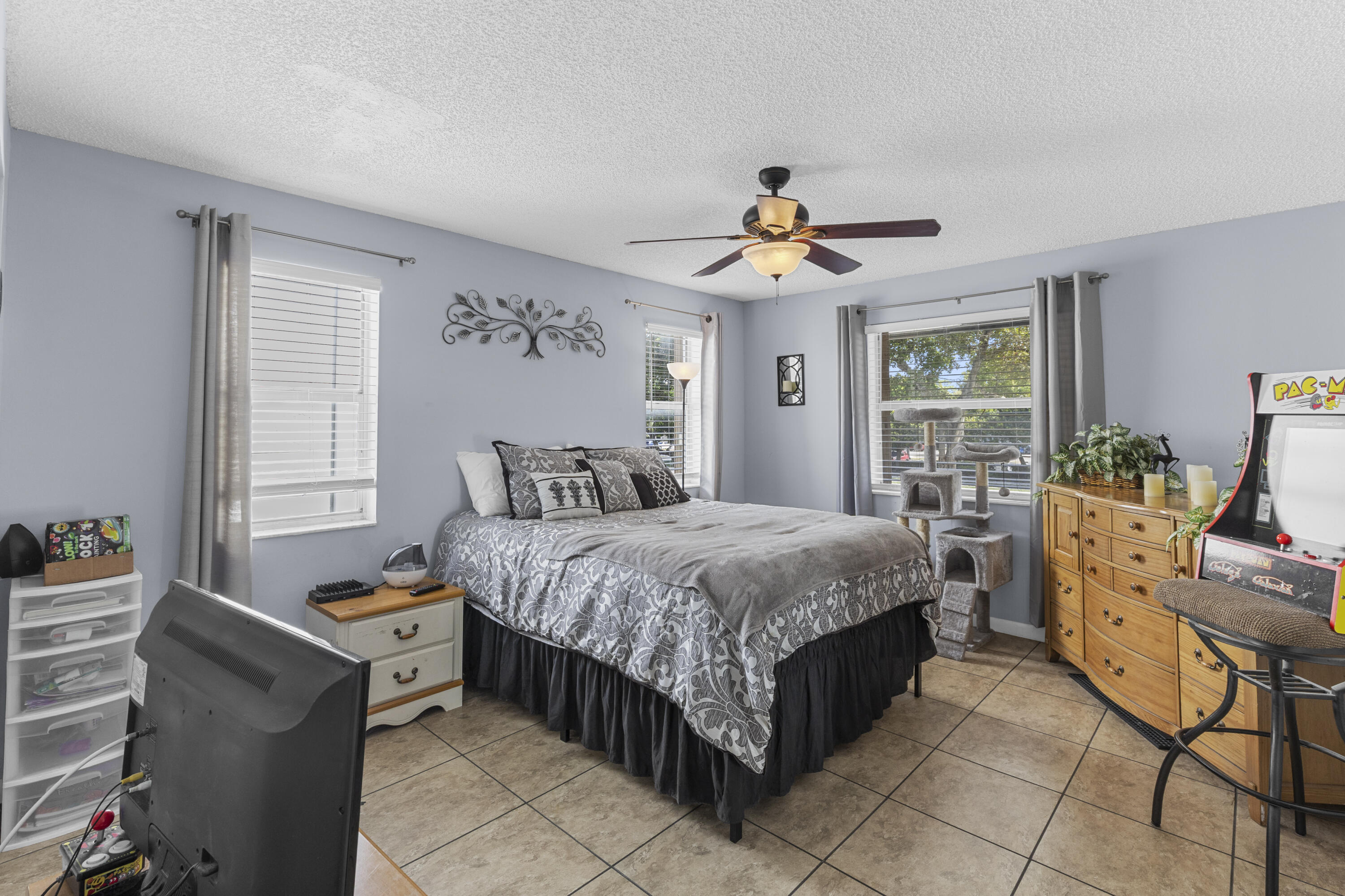 CORAL GARDENS II CONDO - Residential