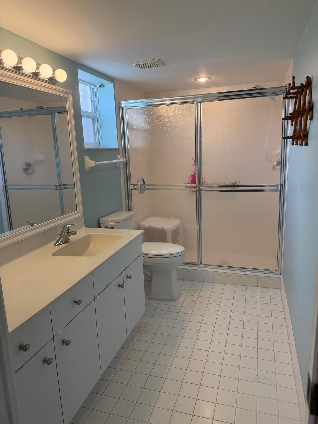 GROVE ISLE EAST CONDOMINIUM - Residential Lease