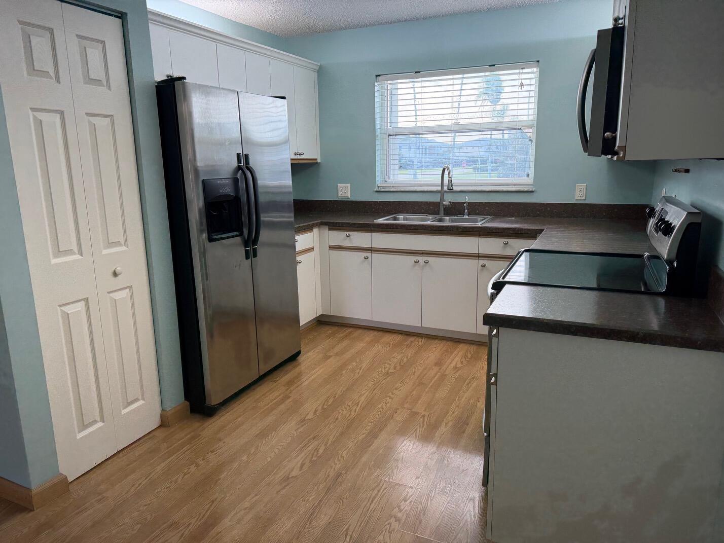 GROVE ISLE EAST CONDOMINIUM - Residential Lease