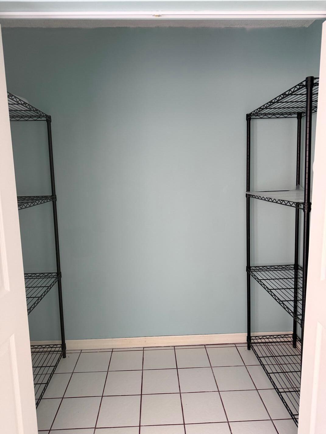 GROVE ISLE EAST CONDOMINIUM - Residential Lease