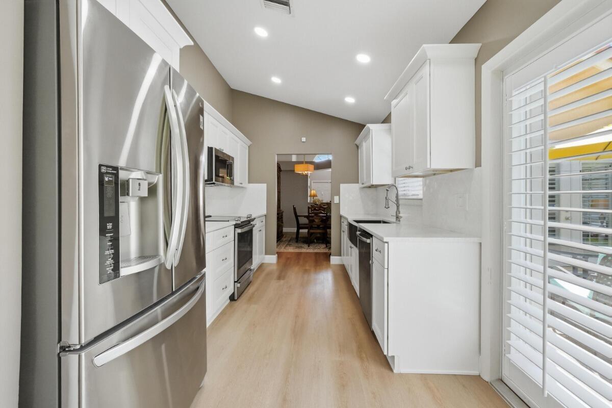 215 NW 117th Way, Coral Springs, FL, 33071/$500,000 2 215 NW 117th Way