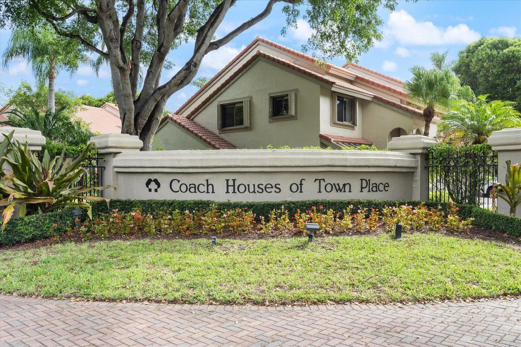 Photo of 5620 Coach House Circle #D, Boca Raton, FL 33486 (MLS # R11098256)