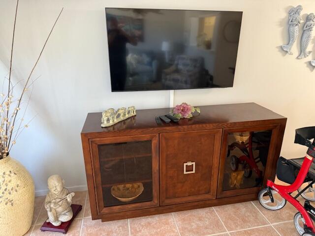 CAMBRIDGE A CONDO - Residential